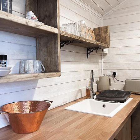 'Swan' Lakeview Lodge Bishampton Esterno foto