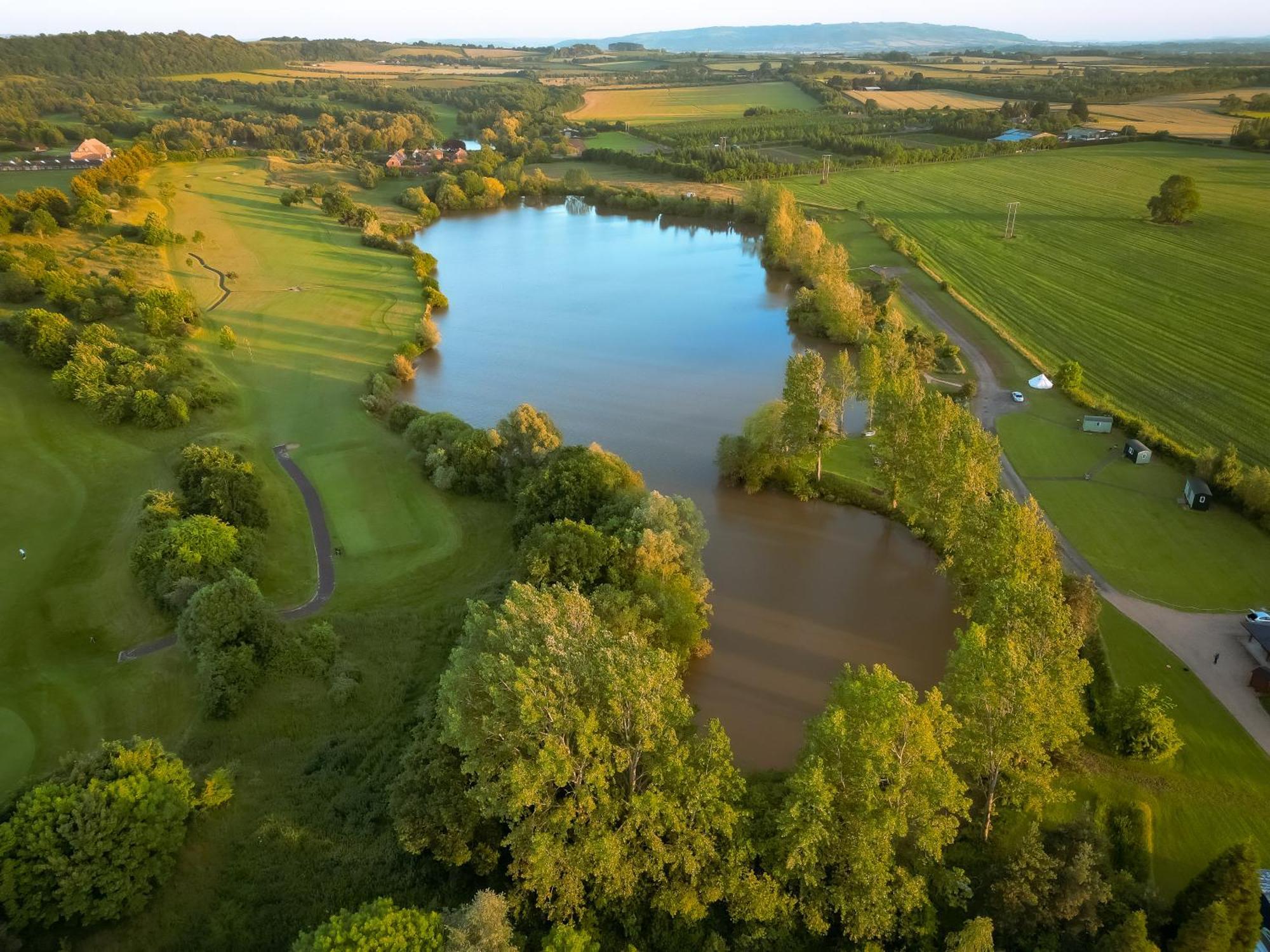 'Swan' Lakeview Lodge Bishampton Esterno foto